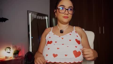 Snapshot of lia_russo_ chatting on October 24, 2025, 2:46 pm Lia online show from October 24, 2025, 2:46 pm