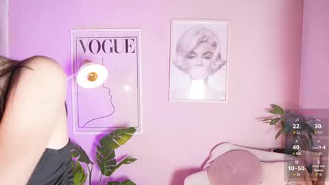 Snapshot of liaaa___ chatting on February 18, 2026, 12:23 pm Lia online show from February 18, 2026, 12:23 pm