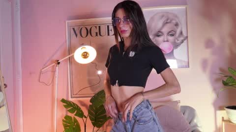 Lia  online show from April 7, 2026, 12:16 pm