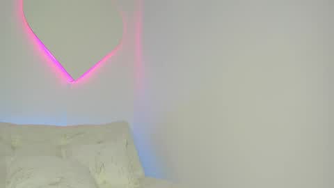 Snapshot of liacampbell__ chatting on May 8, 2026, 10:37 pm La online show from May 8, 2026, 10:37 pm