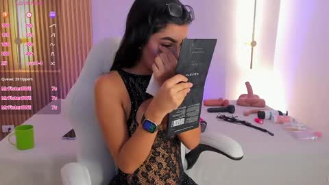 Liah online show from April 15, 2026, 7:54 pm