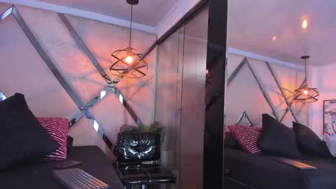 ---Liah--- online show from February 27, 2026, 9:04 pm