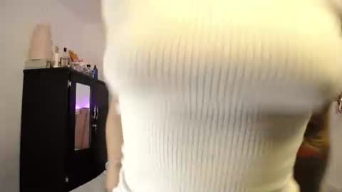 liahdiaz_ online show from July 6, 2026, 3:03 pm