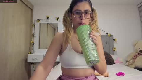 Snapshot of liahkimi chatting on February 21, 2025, 2:06 am Lia online show from February 21, 2025, 2:06 am