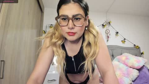 Snapshot of liahkimi chatting on February 26, 2025, 1:00 am Lia online show from February 26, 2025, 1:00 am