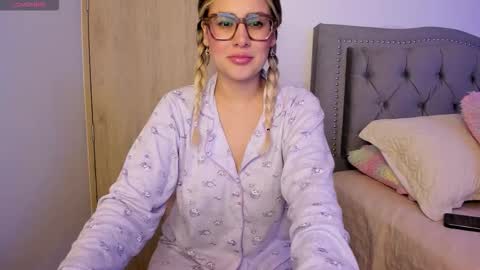 Snapshot of liahkimi chatting on September 25, 2025, 12:03 am Lia online show from September 25, 2025, 12:03 am