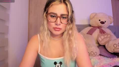 Snapshot of liahkimi chatting on October 6, 2025, 10:51 pm Lia online show from October 6, 2025, 10:51 pm