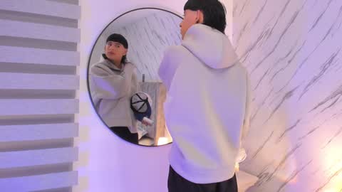 Liam online show from January 10, 2025, 6:42 am