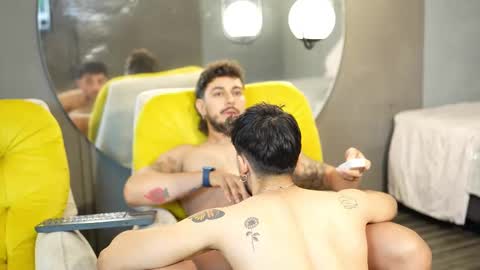 Snapshot of liam_and_luca chatting on February 19, 2025, 9:58 pm Liam Luca online show from February 19, 2025, 9:58 pm