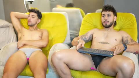 Snapshot of liam_and_luca chatting on February 21, 2025, 8:16 pm Liam Luca online show from February 21, 2025, 8:16 pm