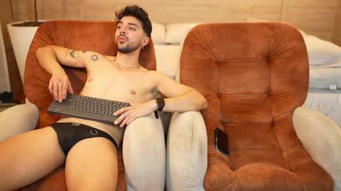 Snapshot of liam_and_luca chatting on March 2, 2025, 11:20 pm Liam Luca online show from March 2, 2025, 11:20 pm