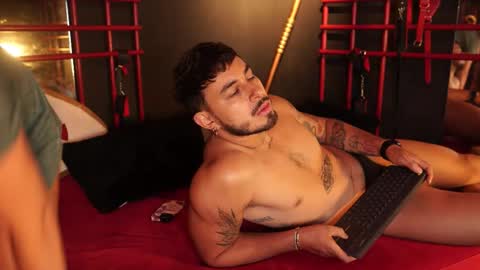 Snapshot of liam_and_luca chatting on October 15, 2025, 4:23 am Liam Luca online show from October 15, 2025, 4:23 am