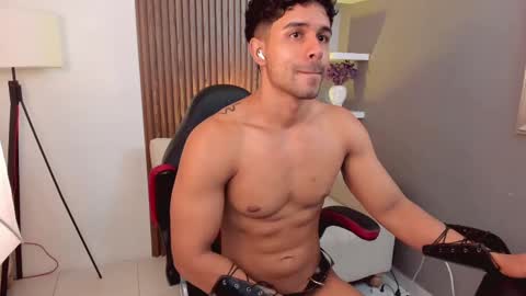 Snapshot of liam_colliins chatting on February 21, 2025, 5:42 pm Liam Collins online show from February 21, 2025, 5:42 pm