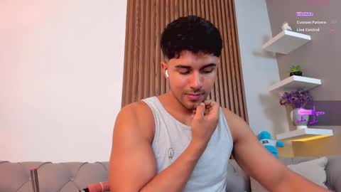 Snapshot of liam_colliins chatting on March 1, 2025, 2:44 pm Liam Collins online show from March 1, 2025, 2:44 pm