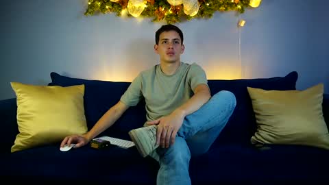 Liam online show from December 30, 2024, 10:55 pm