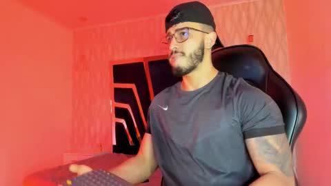 LIAM KLEIN online show from November 25, 2025, 11:10 am