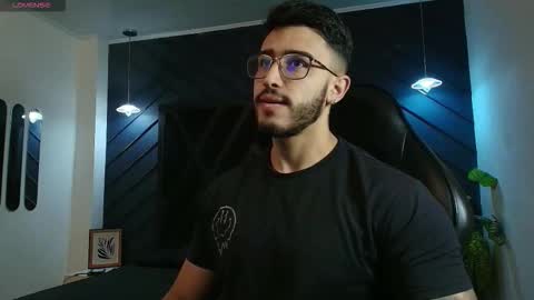 LIAM KLEIN online show from March 30, 2026, 11:33 am