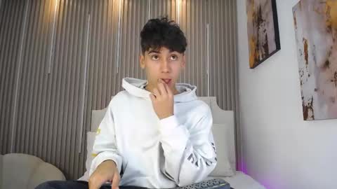 Snapshot of liam_lux chatting on April 25, 2026, 1:03 pm LIAM online show from April 25, 2026, 1:03 pm