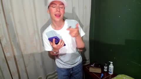 Snapshot of liam_oasiss chatting on February 8, 2025, 4:36 am liam_oasiss online show from February 8, 2025, 4:36 am