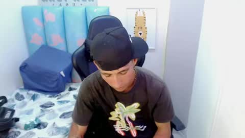 Snapshot of liam_play chatting on May 12, 2026, 4:42 am LIAM online show from May 12, 2026, 4:42 am