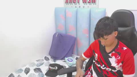 Snapshot of liam_play chatting on May 23, 2026, 12:20 pm LIAM online show from May 23, 2026, 12:20 pm