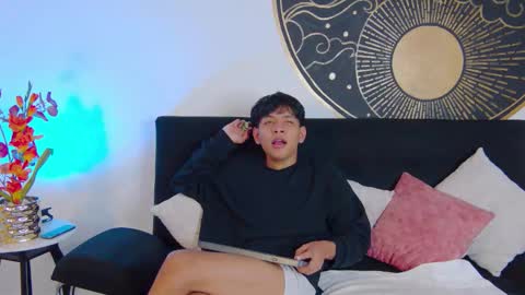 Liam online show from February 19, 2026, 7:43 pm