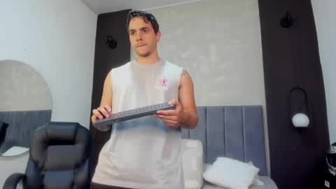 Liam online show from March 6, 2025, 9:20 pm