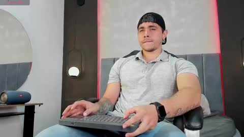 Liam online show from September 26, 2025, 8:13 pm