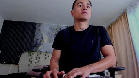 Snapshot of liamdeep_ chatting on May 9, 2026, 12:32 pm LiamDeep online show from May 9, 2026, 12:32 pm