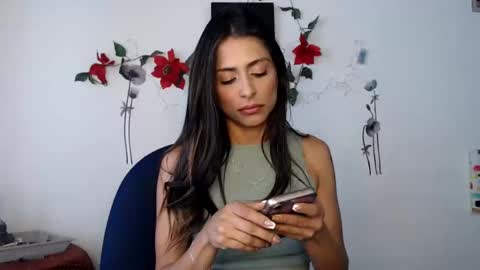 Lia Miller online show from December 2, 2024, 3:25 pm