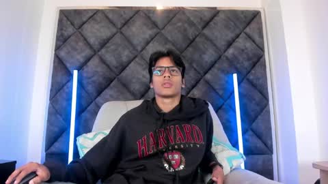 Liam twink big dick online show from May 20, 2026, 11:16 am