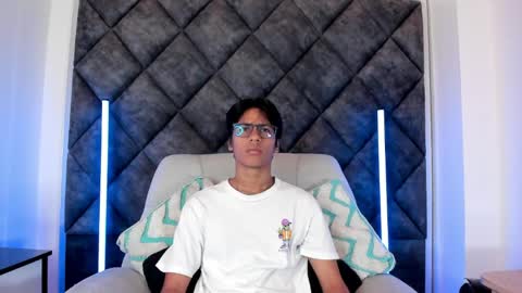Liam twink big dick online show from May 25, 2026, 11:16 am