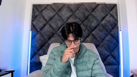 Liam twink big dick online show from May 29, 2026, 11:19 am