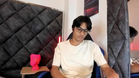 Liam twink big dick online show from June 8, 2026, 11:43 am