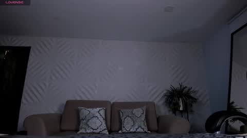 Liam online show from December 22, 2025, 5:26 am