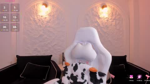 Liam online show from April 10, 2026, 11:48 am