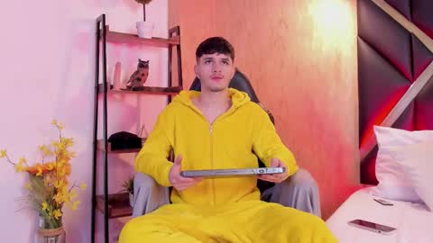 liammuller online show from October 30, 2025, 11:55 am