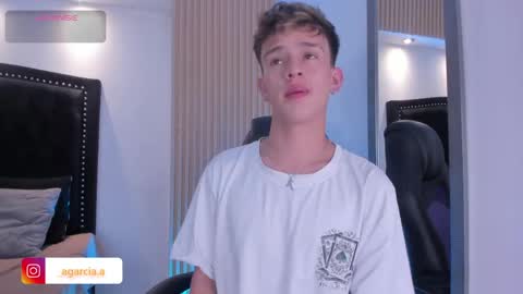 liam online show from April 17, 2026, 4:04 am