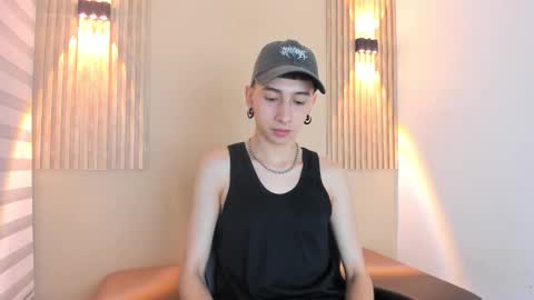 lian_cameron online show from February 4, 2026, 3:56 am