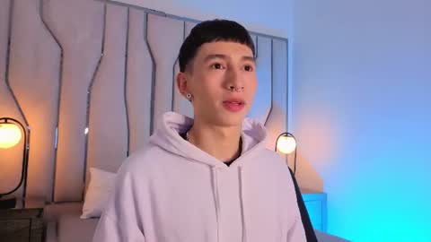 lian_cameron online show from July 8, 2026, 3:44 am
