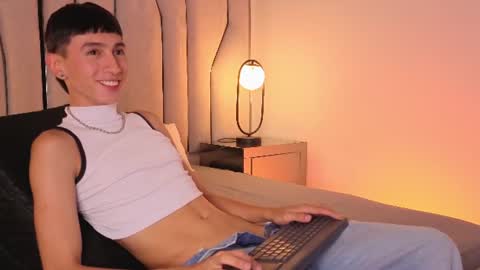lian_cameron online show from July 28, 2026, 3:24 am
