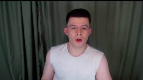 Snapshot of lian_eathan chatting on October 27, 2025, 2:26 am lian_eathan online show from October 27, 2025, 2:26 am