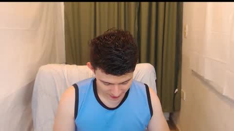 Snapshot of lian_eathan chatting on November 25, 2025, 9:15 pm lian_eathan online show from November 25, 2025, 9:15 pm