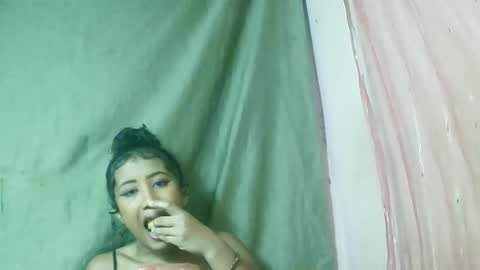 Snapshot of liana9794 chatting on May 15, 2026, 9:27 am Liana9794 online show from May 15, 2026, 9:27 am