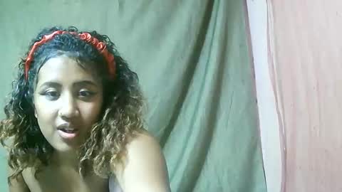 Snapshot of liana9794 chatting on May 23, 2026, 6:12 pm Liana9794 online show from May 23, 2026, 6:12 pm
