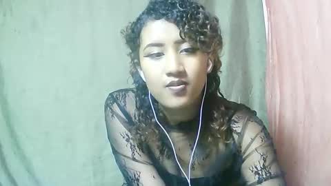 Snapshot of liana9794 chatting on June 1, 2026, 4:20 pm Liana9794 online show from June 1, 2026, 4:20 pm
