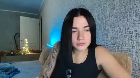 liana_diva online show from November 25, 2025, 7:36 pm