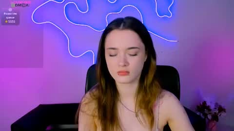 Little Liana  online show from June 14, 2026, 6:32 pm
