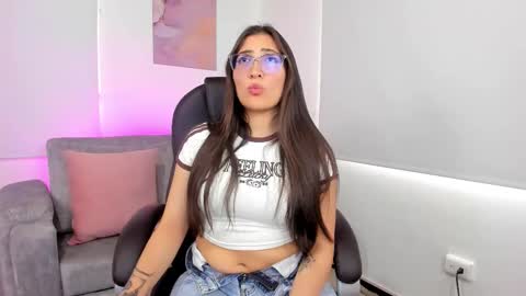 Snapshot of lianaaa___ chatting on February 24, 2026, 2:15 pm Liana online show from February 24, 2026, 2:15 pm