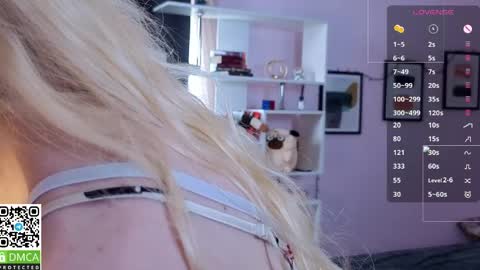 Snapshot of liane_bennet chatting on May 9, 2026, 8:19 am Sofia online show from May 9, 2026, 8:19 am